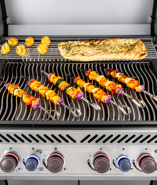 Napoleon Rogue Pro-S 525 SS 4 Burner BBQ with Infrared Sideburner