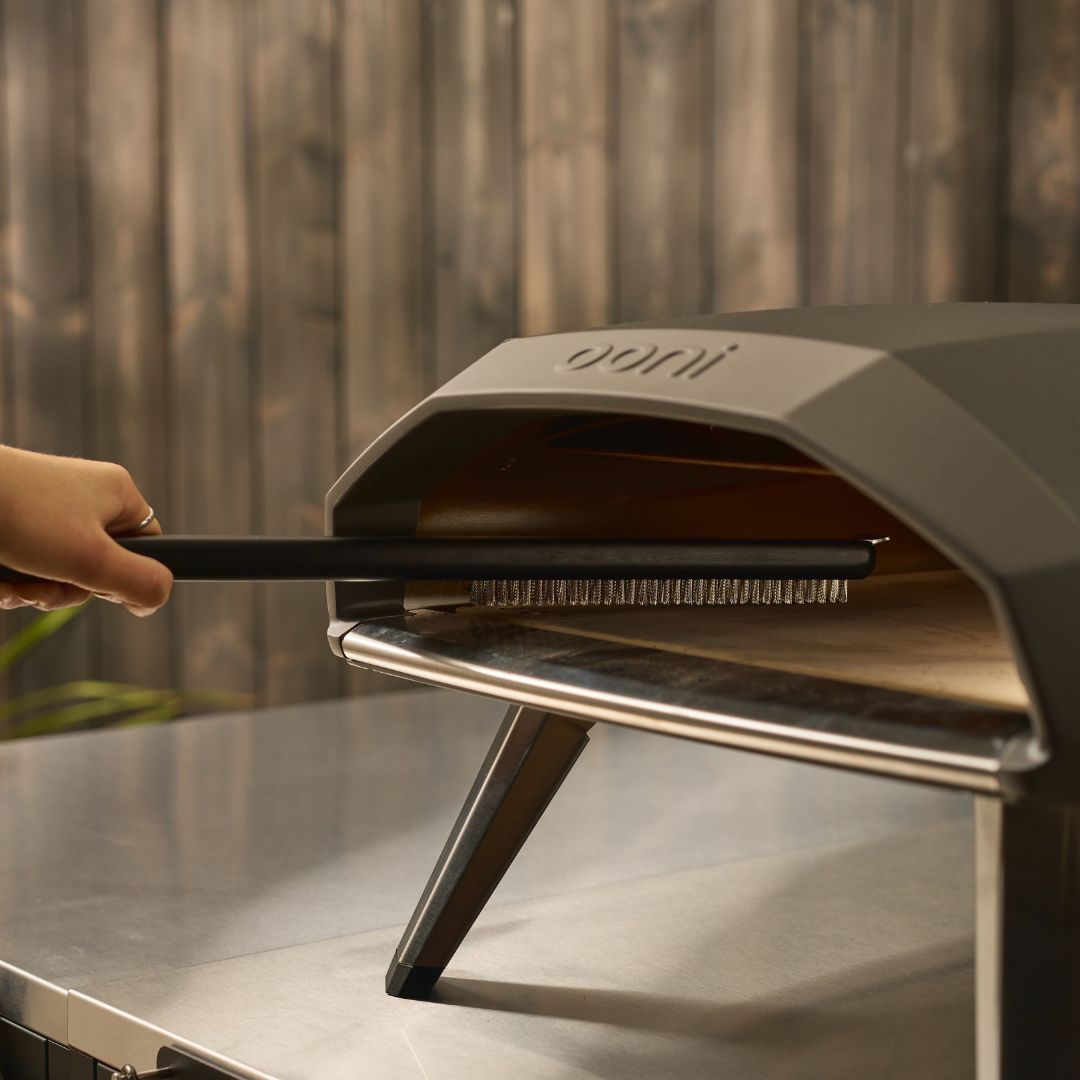 Ooni Pizza Oven Cleaning Brush - Short - Smoked Bbq Co